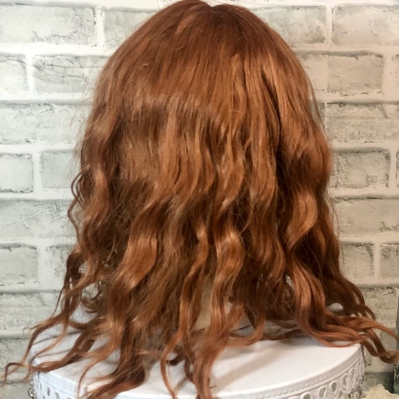 Auburn/Red Wavy Shoulder Length Wig without bangs - New, never worn - Picture 3 of 5